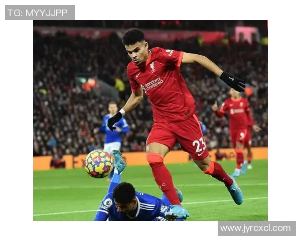 意甲赛场惊现冷门巴黎圣日耳曼大胜利物浦引发全场震撼